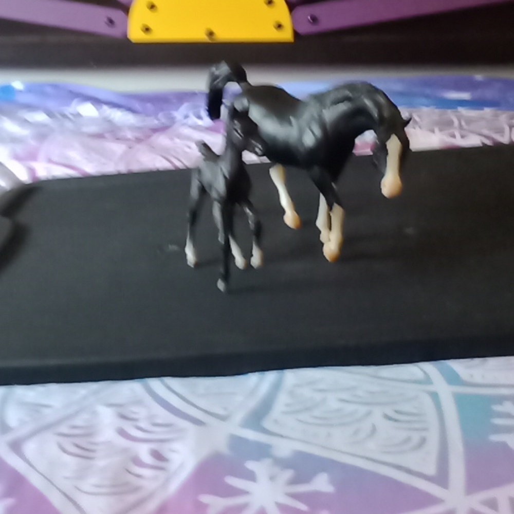 Breyer horses - Picture 2 of 4